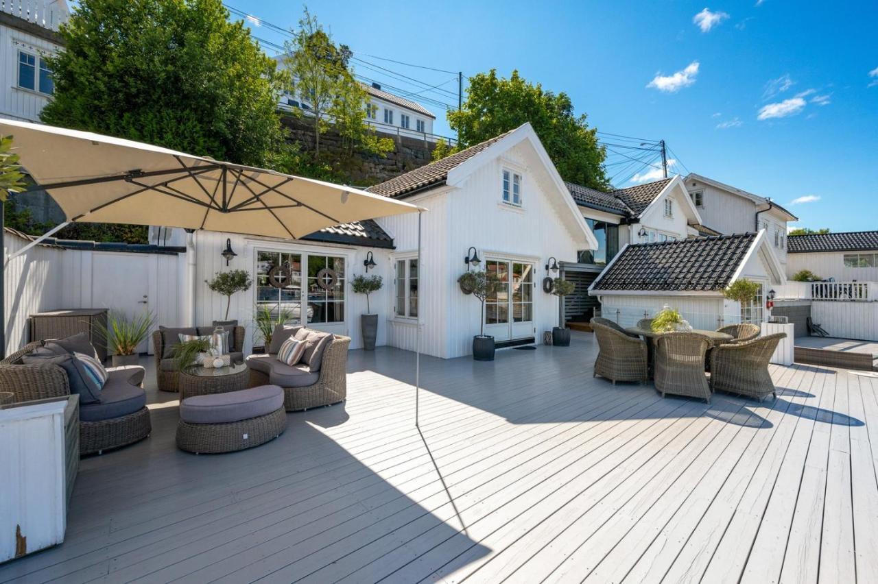 Luxurious Boathouse With Private Dock In The Best Location In Arendal Kültér fotó